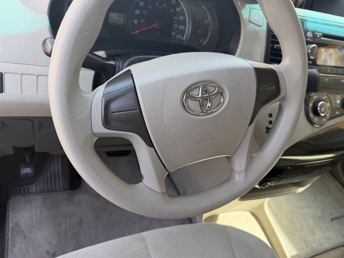 2013 Toyota Sienna L - Photo 80