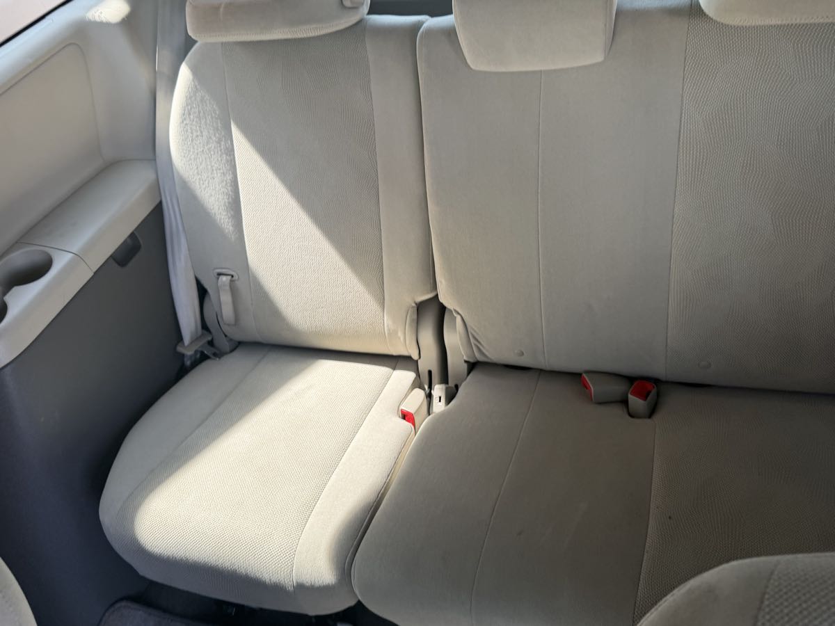 2013 Toyota Sienna L - Photo 95