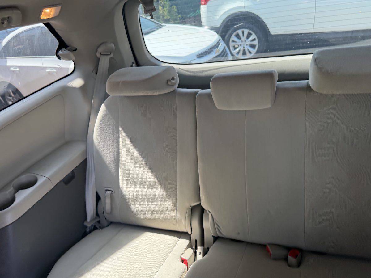 2013 Toyota Sienna L - Photo 98