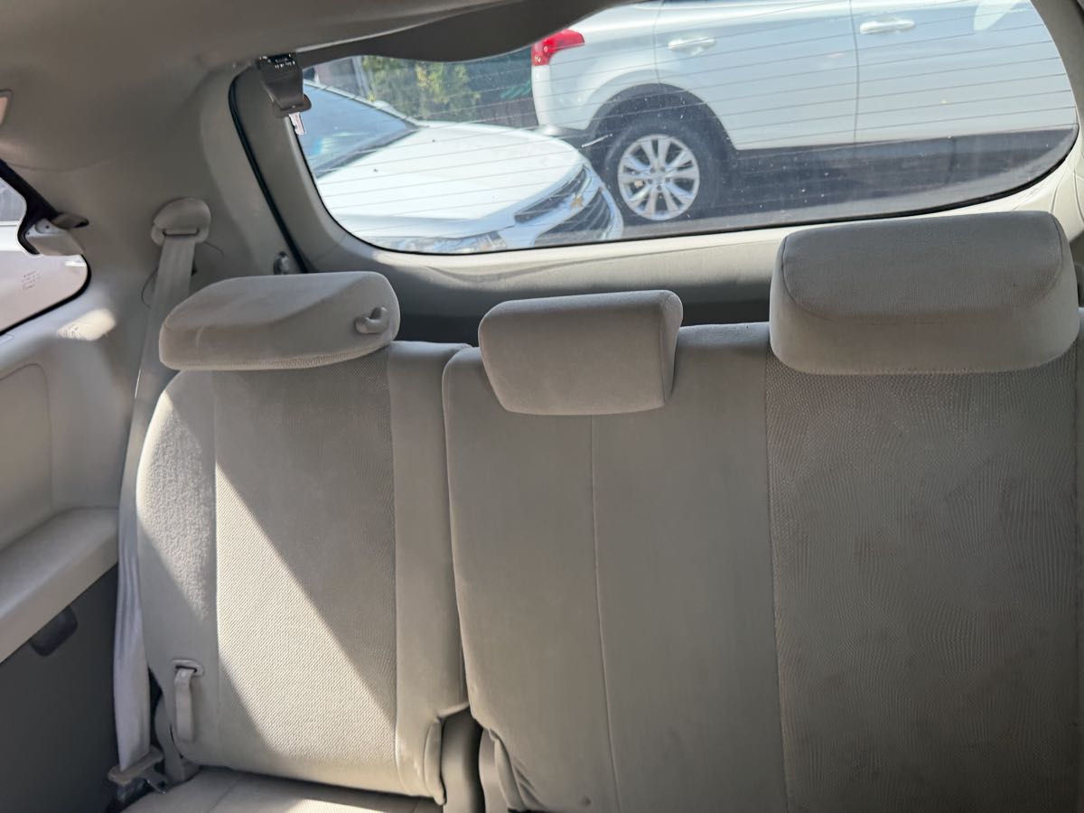 2013 Toyota Sienna L - Photo 99
