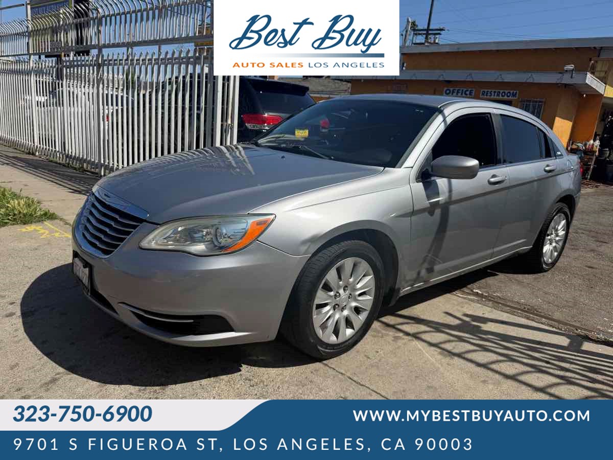 2014 Chrysler 200 LX's photo