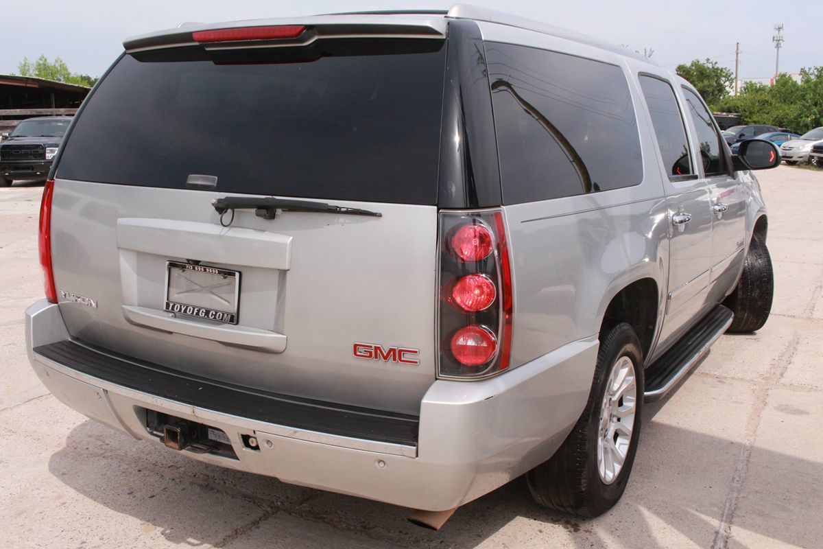 2011 GMC Yukon XL Denali - Photo 6