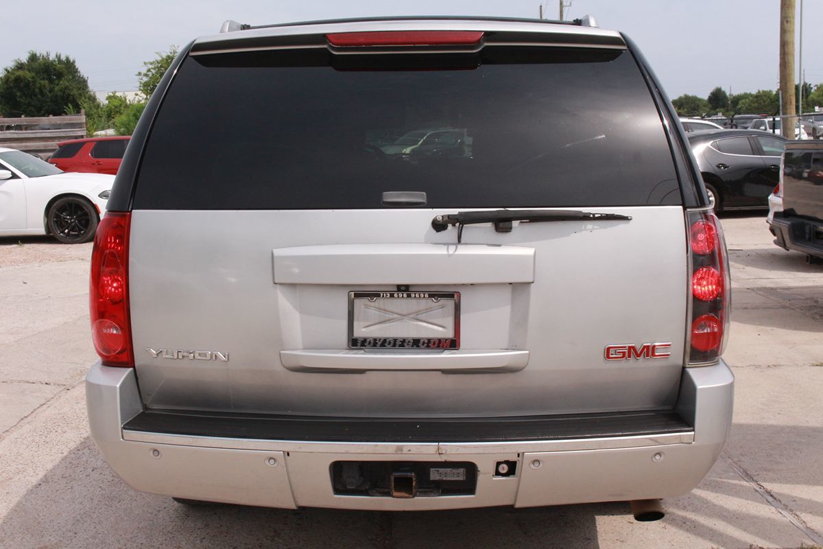 2011 GMC Yukon XL Denali - Photo 7