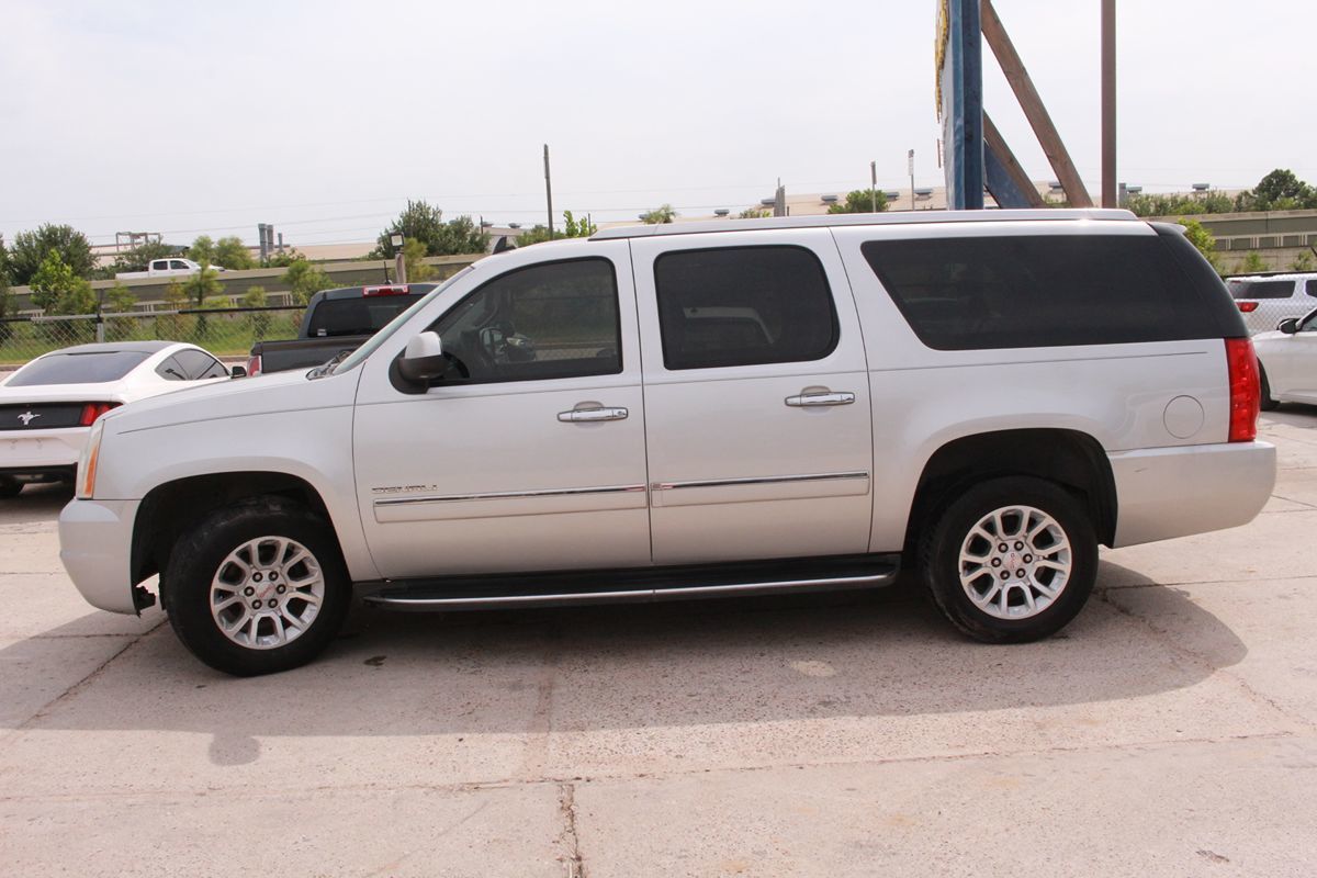 2011 GMC Yukon XL Denali - Photo 9