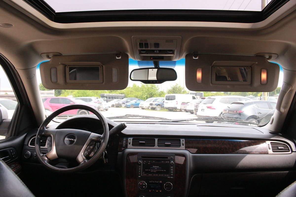 2011 GMC Yukon XL Denali - Photo 15