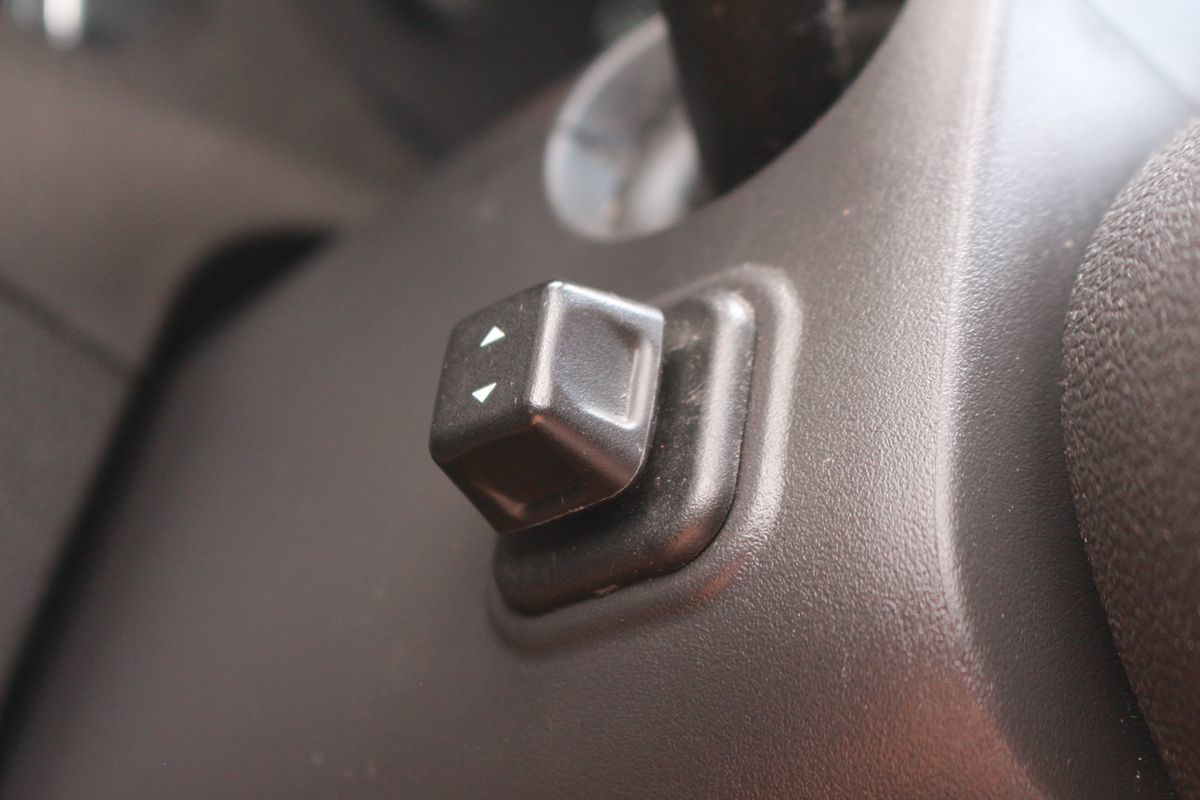 2011 GMC Yukon XL Denali - Photo 23