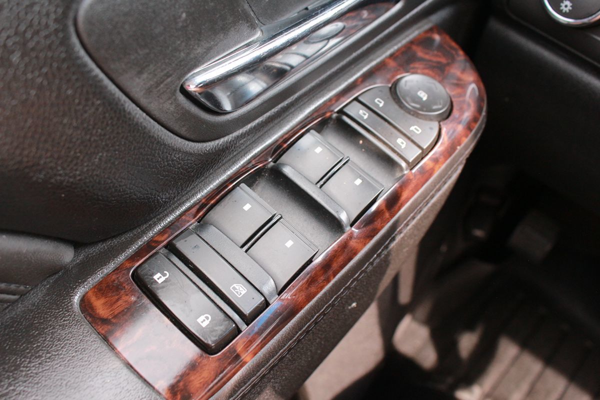 2011 GMC Yukon XL Denali - Photo 25