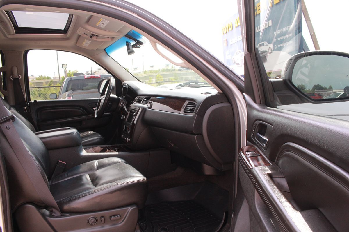 2011 GMC Yukon XL Denali - Photo 47