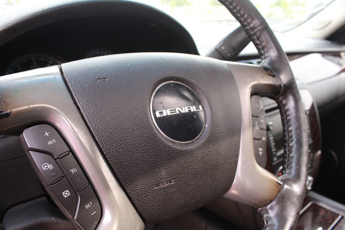 2011 GMC Yukon XL Denali - Photo 81