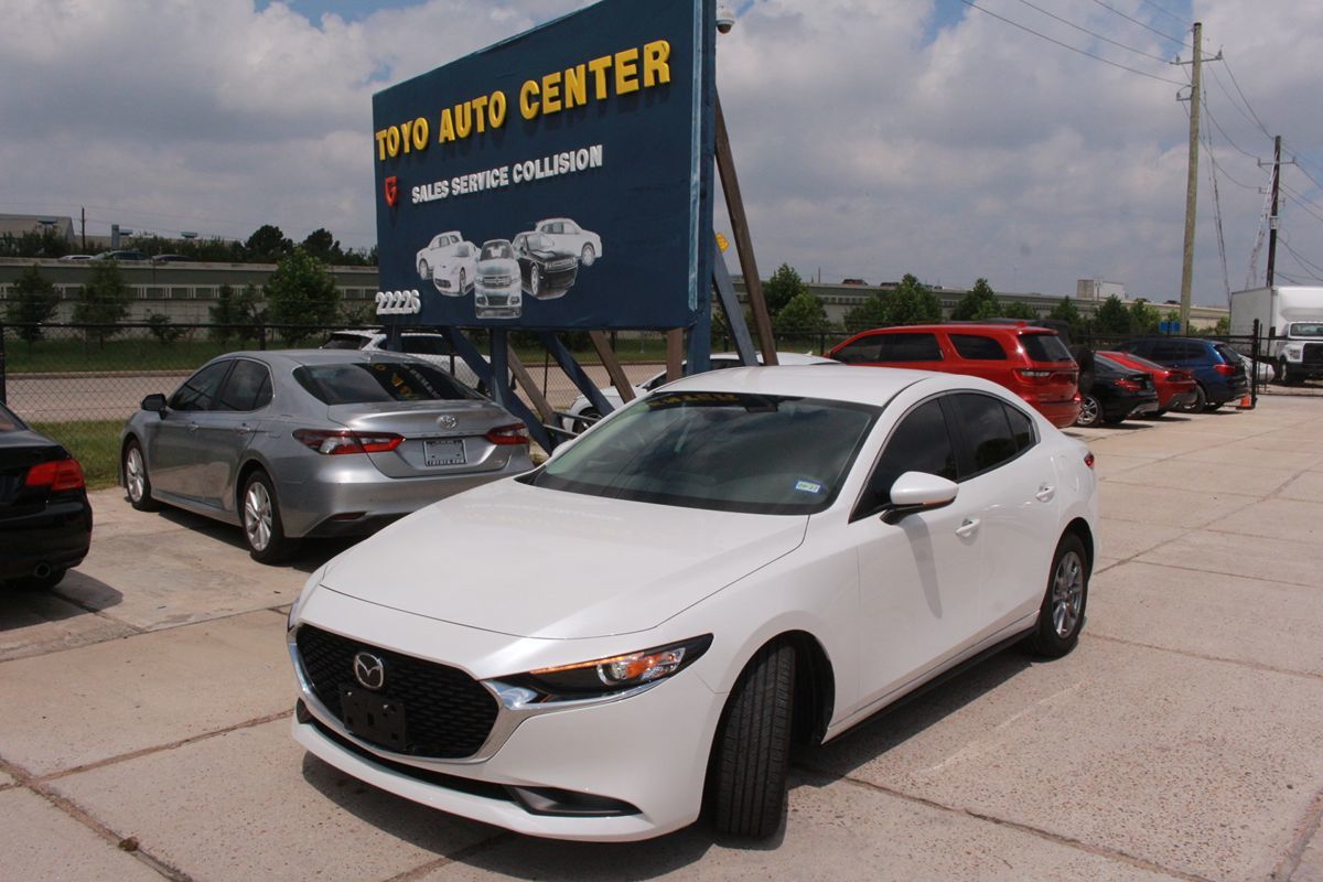 2025 Mazda Mazda3 S - Photo 2