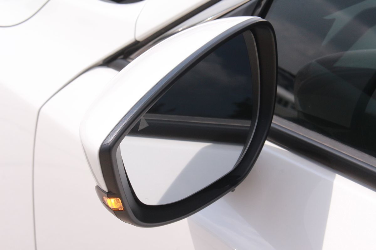 2025 Mazda Mazda3 S - Photo 10