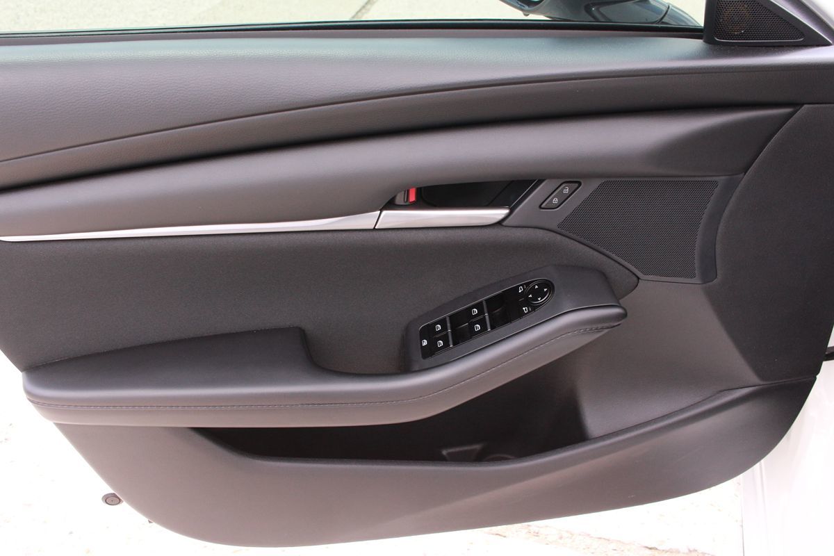 2025 Mazda Mazda3 S - Photo 12