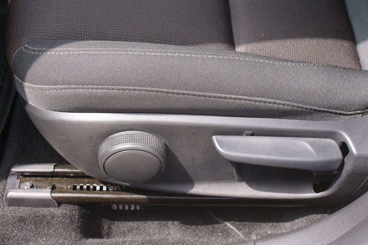 2025 Mazda Mazda3 S - Photo 13