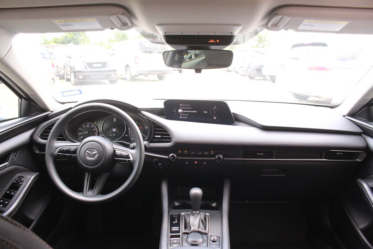 2025 Mazda Mazda3 S - Photo 16
