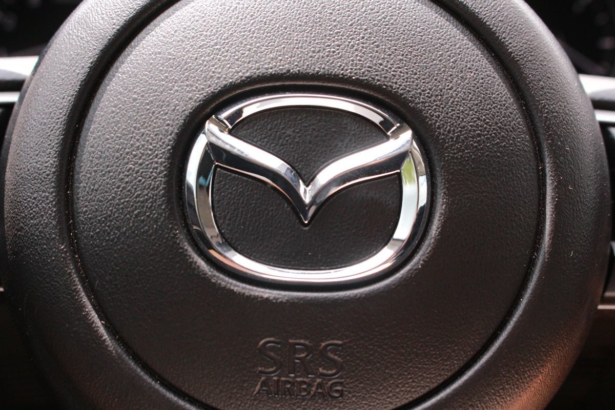 2025 Mazda Mazda3 S - Photo 18