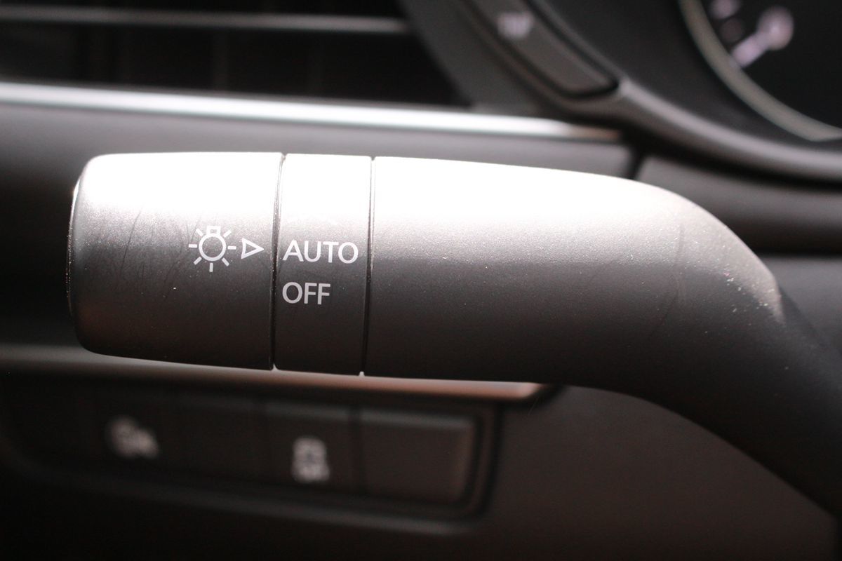 2025 Mazda Mazda3 S - Photo 21