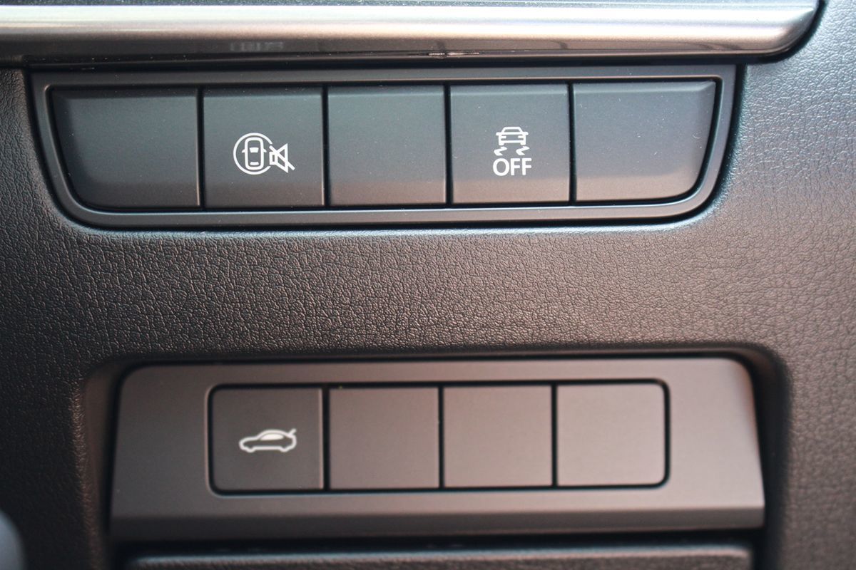 2025 Mazda Mazda3 S - Photo 25
