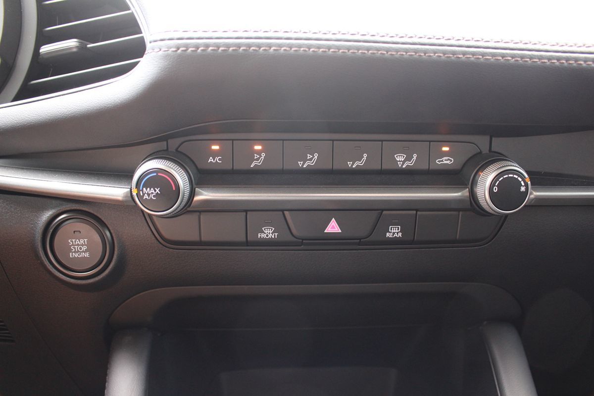 2025 Mazda Mazda3 S - Photo 34