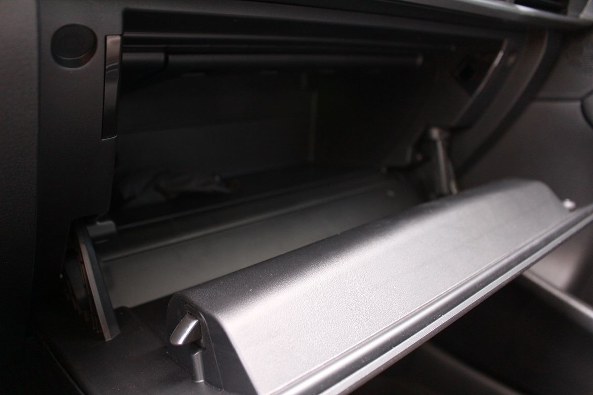 2025 Mazda Mazda3 S - Photo 40