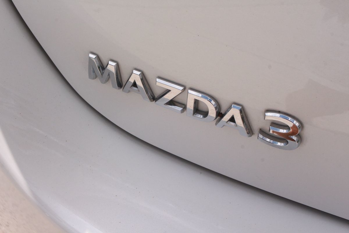 2025 Mazda Mazda3 S - Photo 61