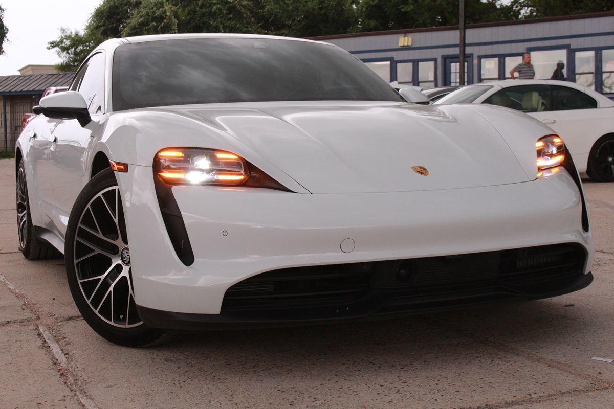 2021 Porsche Taycan -'s photo