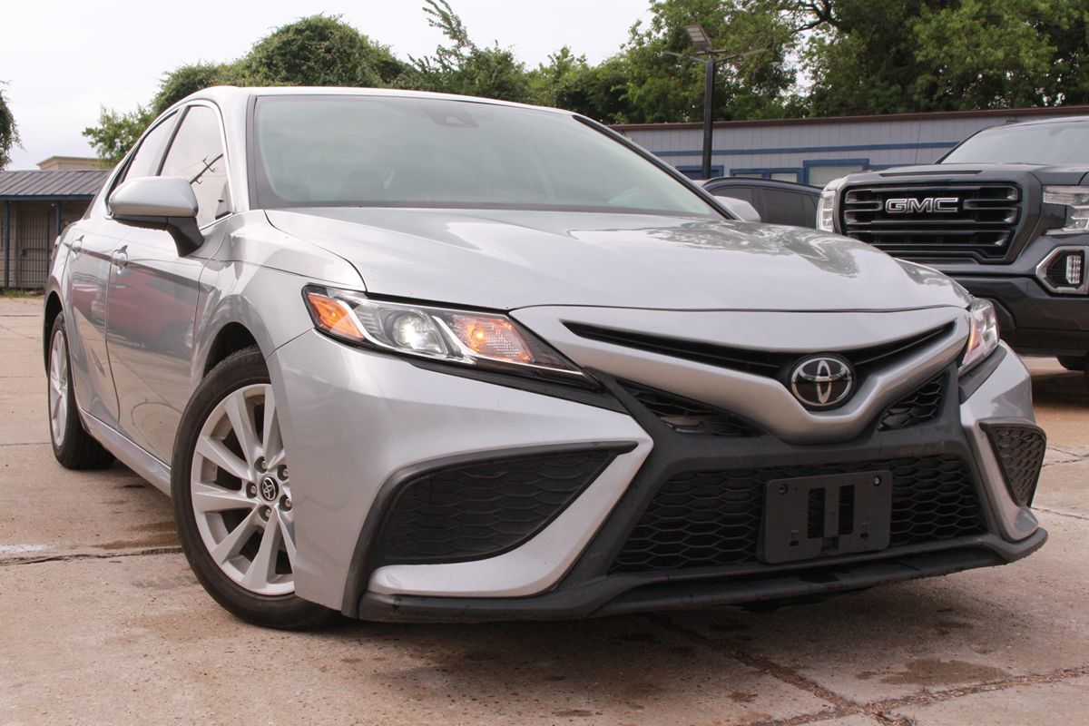 2021 Toyota Camry 2.5 Auto LE's photo