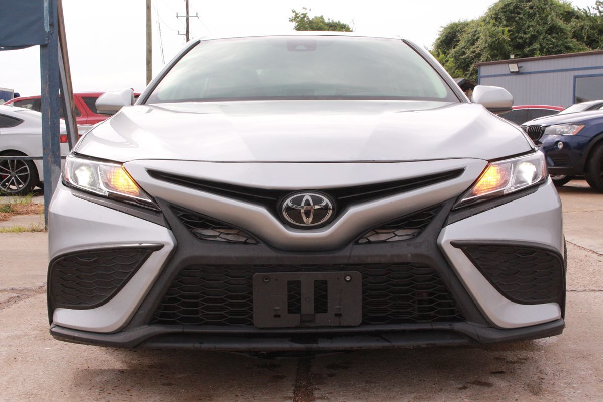2021 Toyota Camry LE - Photo 4