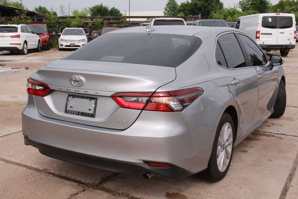 2021 Toyota Camry LE - Photo 6