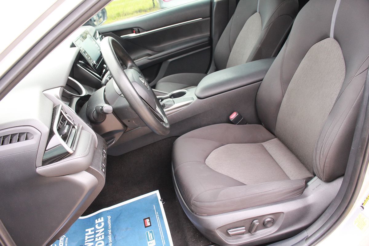 2021 Toyota Camry LE - Photo 15