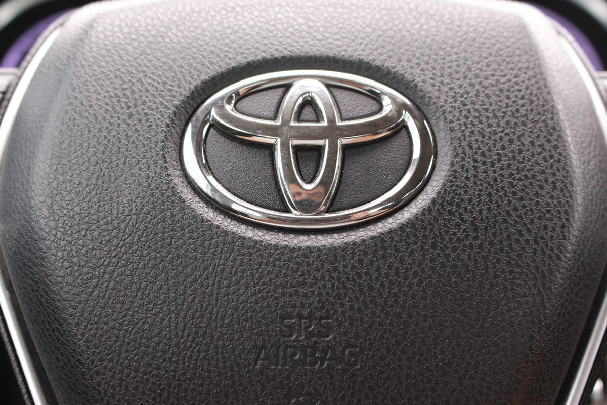 2021 Toyota Camry LE - Photo 19