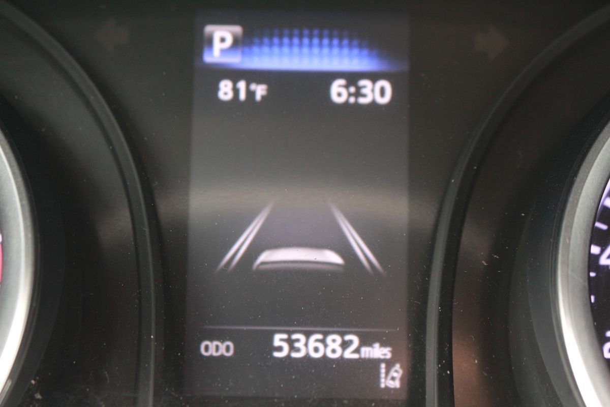 2021 Toyota Camry LE - Photo 28