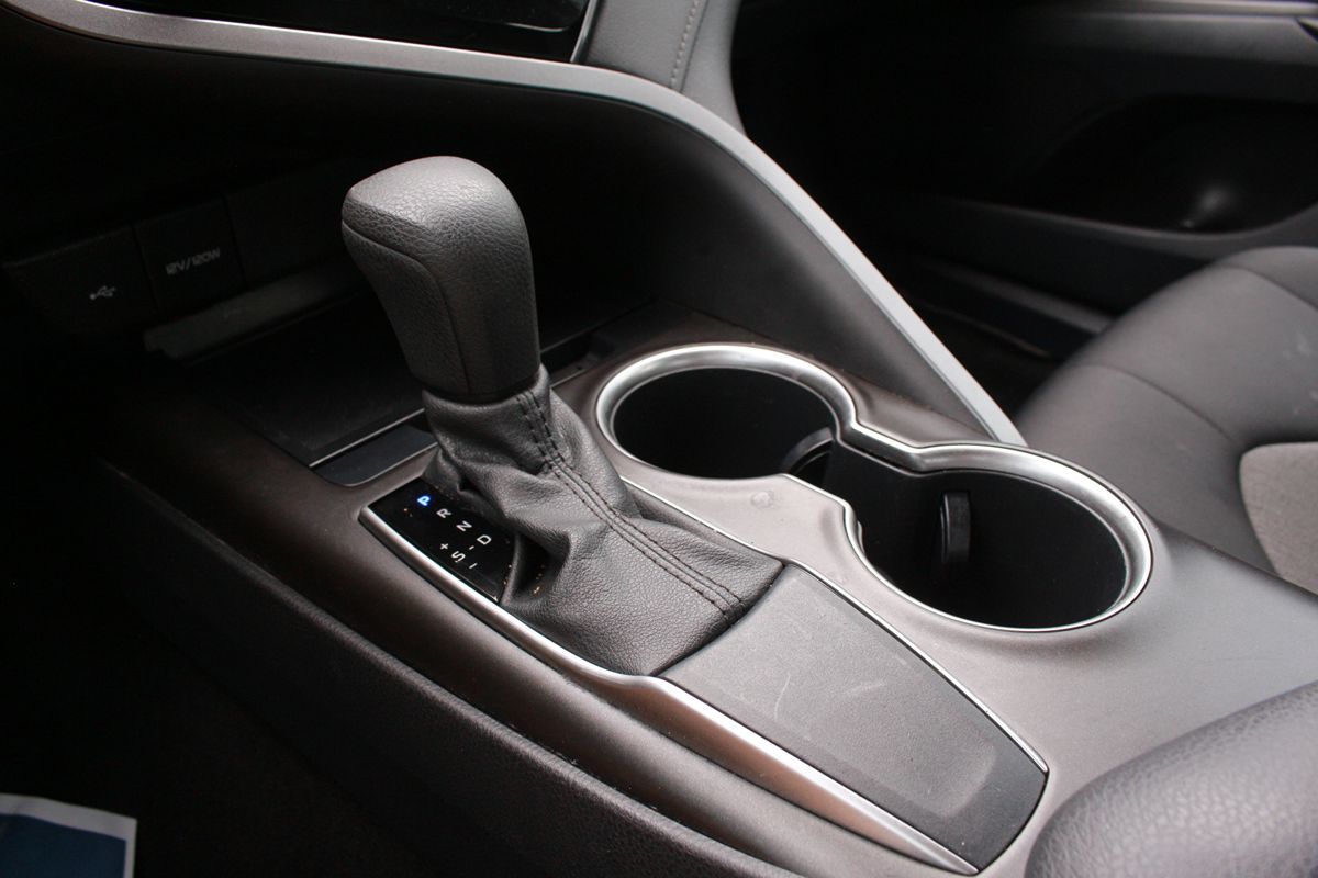2021 Toyota Camry LE - Photo 32