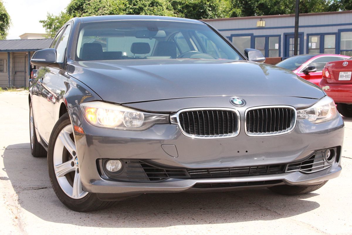 2013 BMW 3 Series 328i xDrive Sedan's photo