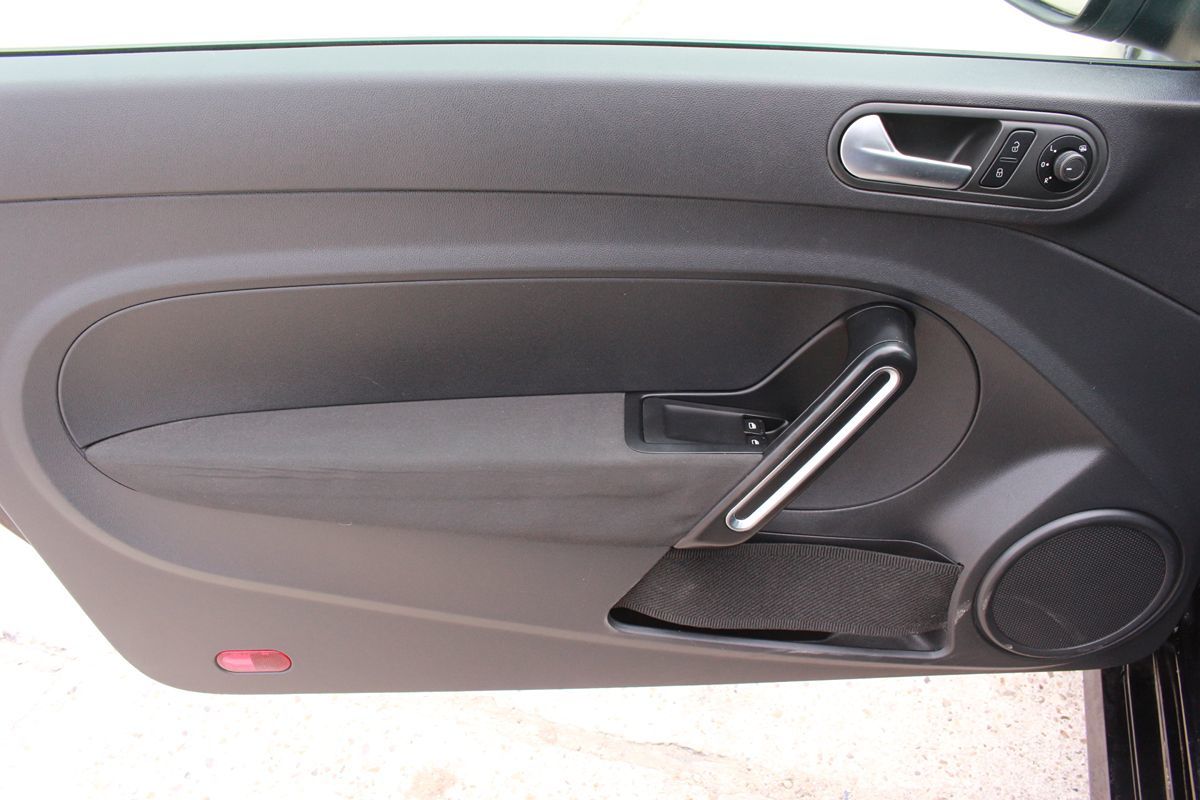 2017 Volkswagen Beetle S - Photo 12