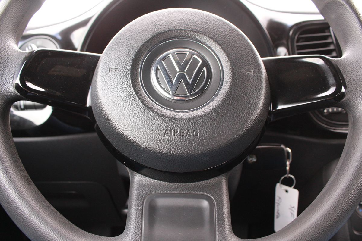 2017 Volkswagen Beetle S - Photo 16