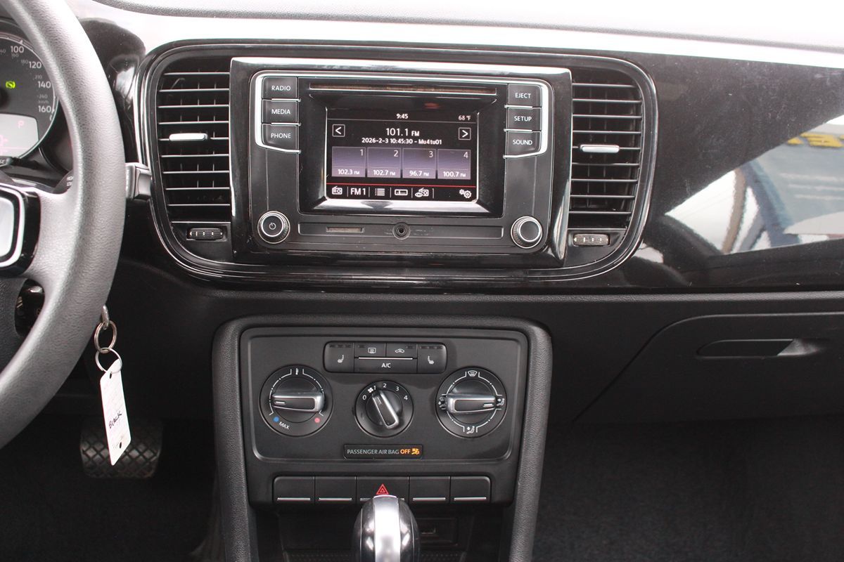 2017 Volkswagen Beetle S - Photo 32