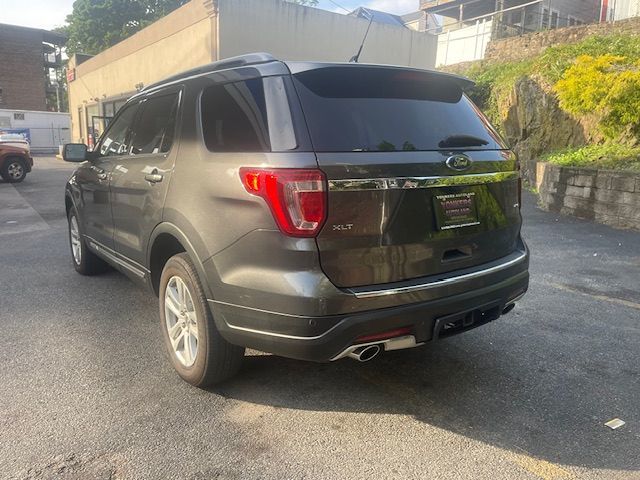 2018 Ford Explorer XLT photo 5