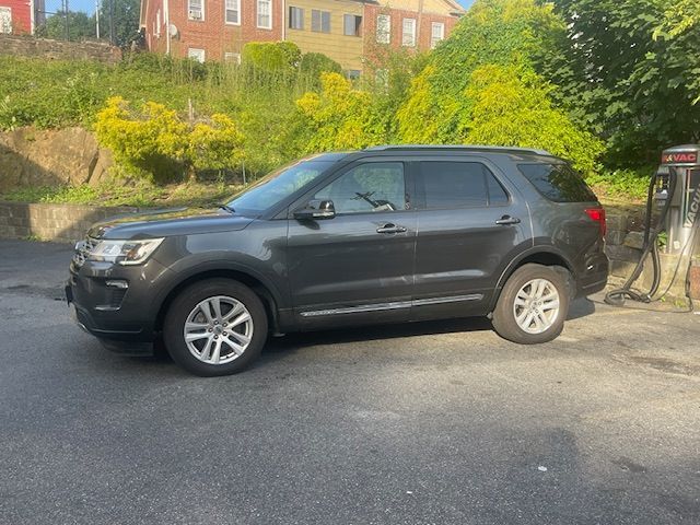 2018 Ford Explorer XLT photo 2