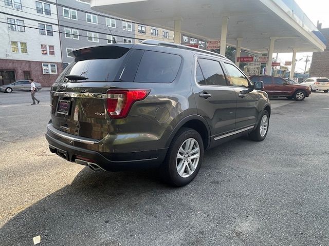 2018 Ford Explorer XLT photo 7