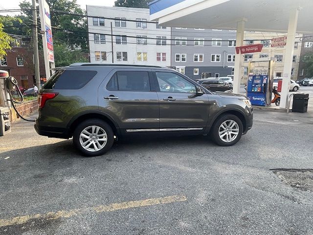 2018 Ford Explorer XLT photo 8