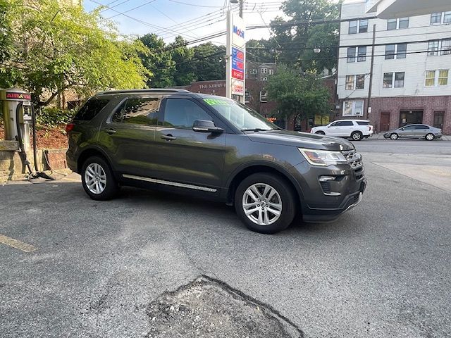 2018 Ford Explorer XLT photo 9