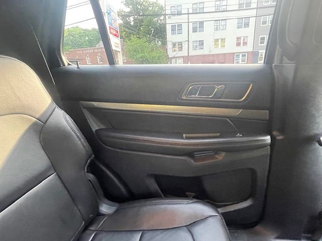 2018 Ford Explorer XLT photo 27