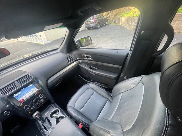 2018 Ford Explorer XLT photo 29