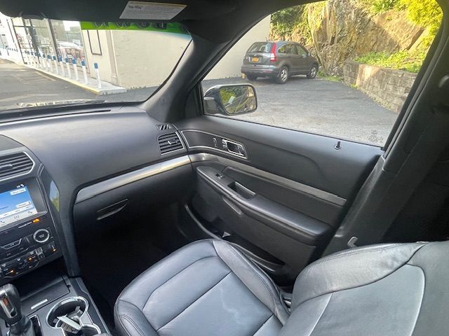 2018 Ford Explorer XLT photo 32
