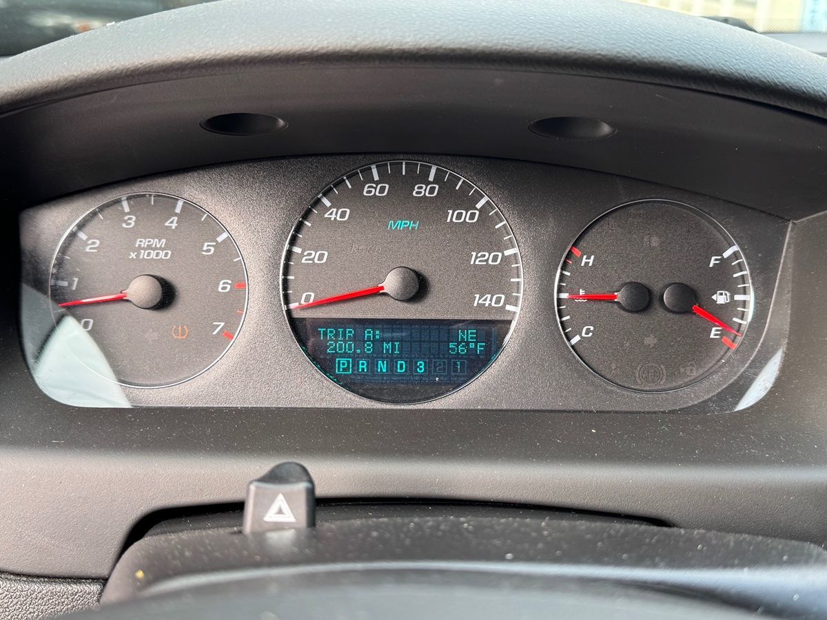 2009 Chevrolet Impala LT - Photo 24