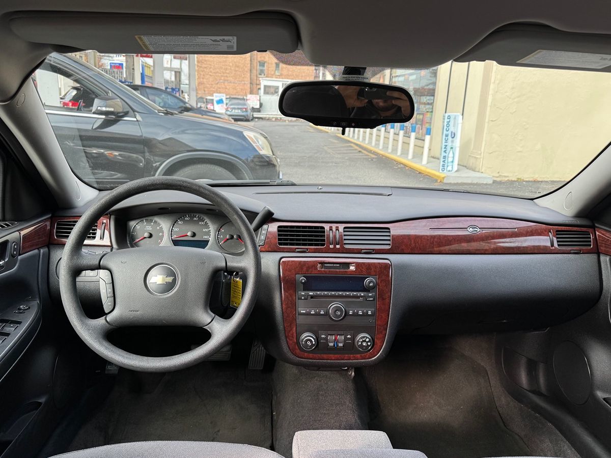 2009 Chevrolet Impala LT - Photo 28