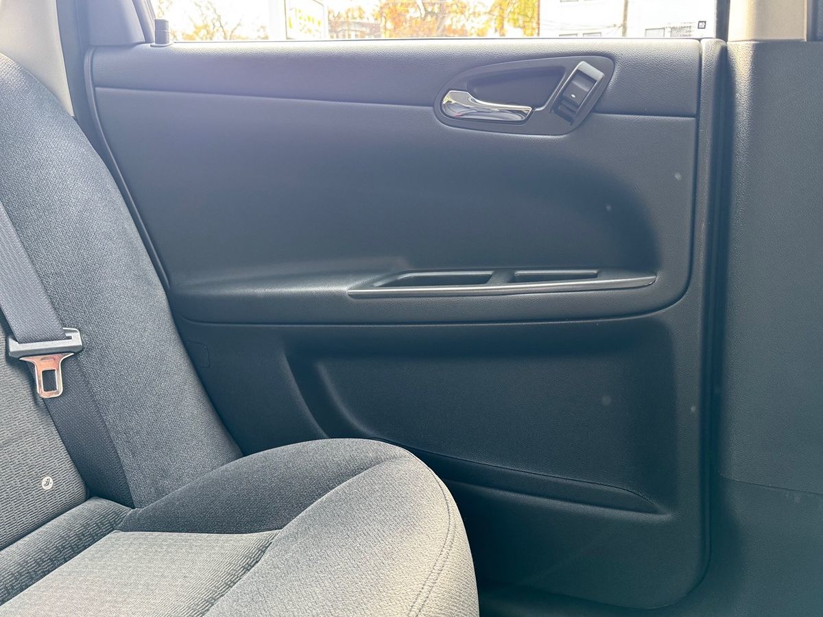 2009 Chevrolet Impala LT - Photo 20