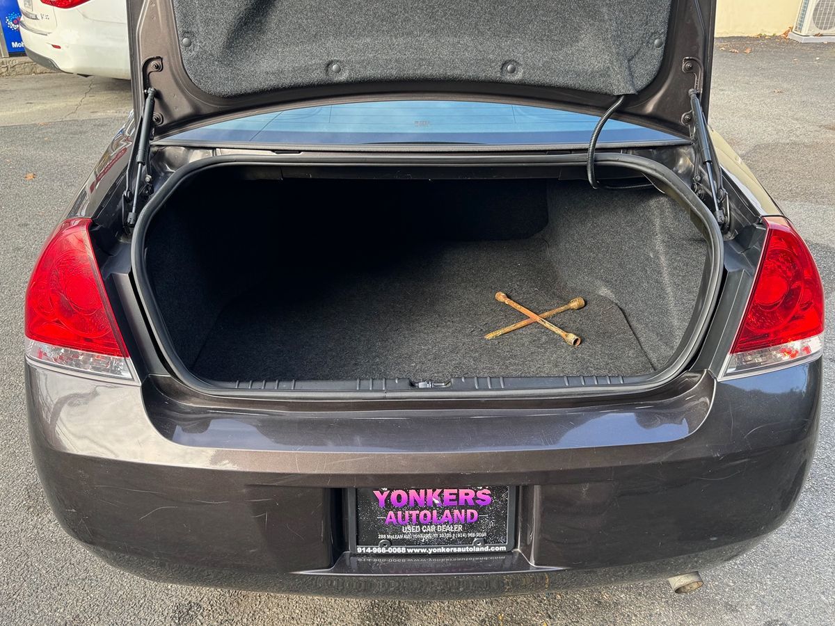 2009 Chevrolet Impala LT - Photo 9