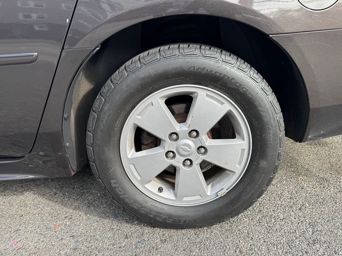 2009 Chevrolet Impala LT - Photo 17