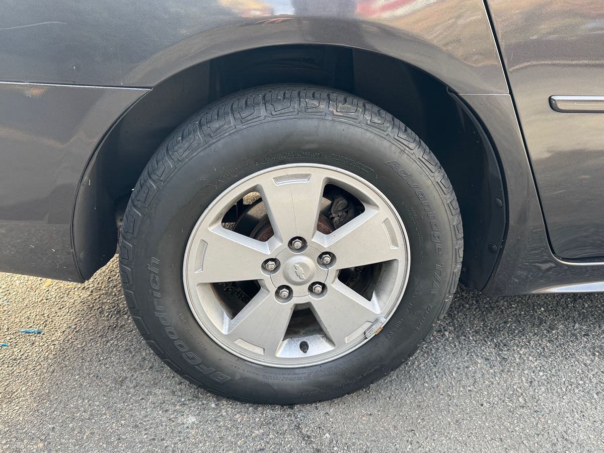 2009 Chevrolet Impala LT - Photo 15